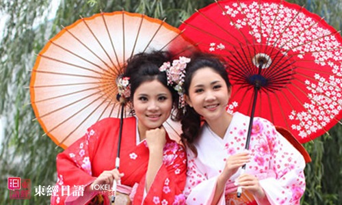 和服美女-日本留學(xué)熱門專業(yè)-去日本留學(xué)好不好